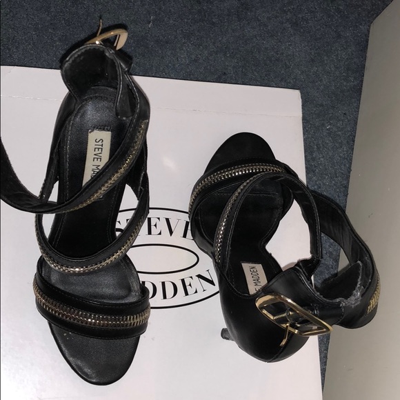Steve Madden “MOUROW” Sandal - Picture 2 of 4
